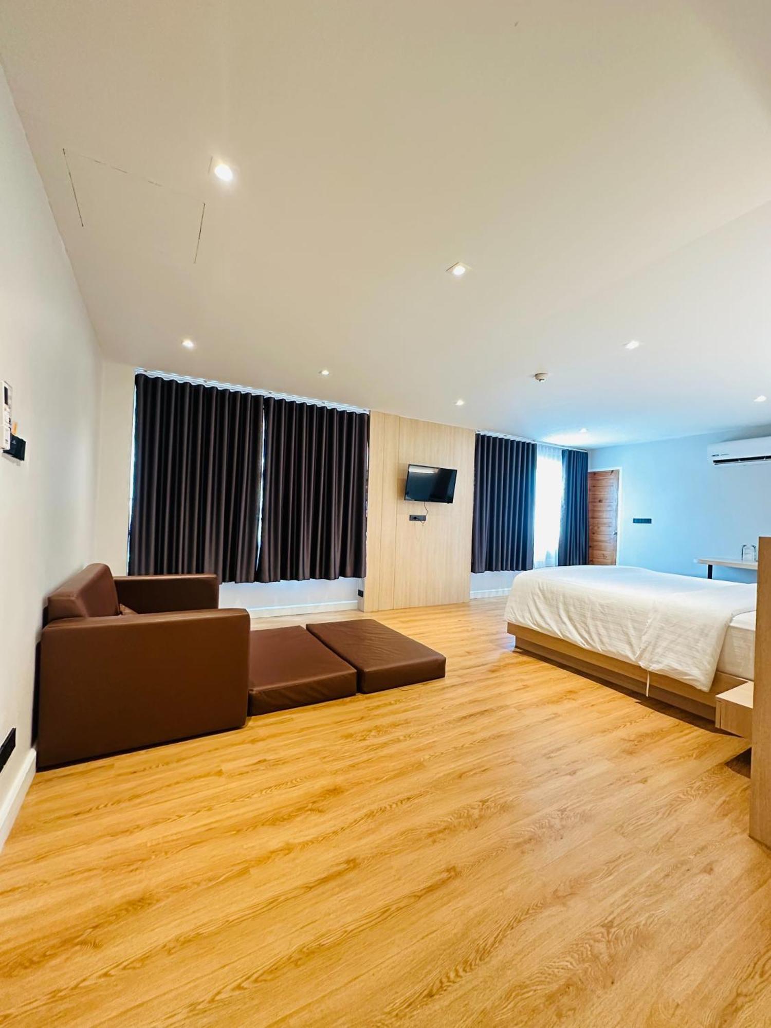 V1 Boutique Hotel กาญจนบุรี ภายนอก รูปภาพ